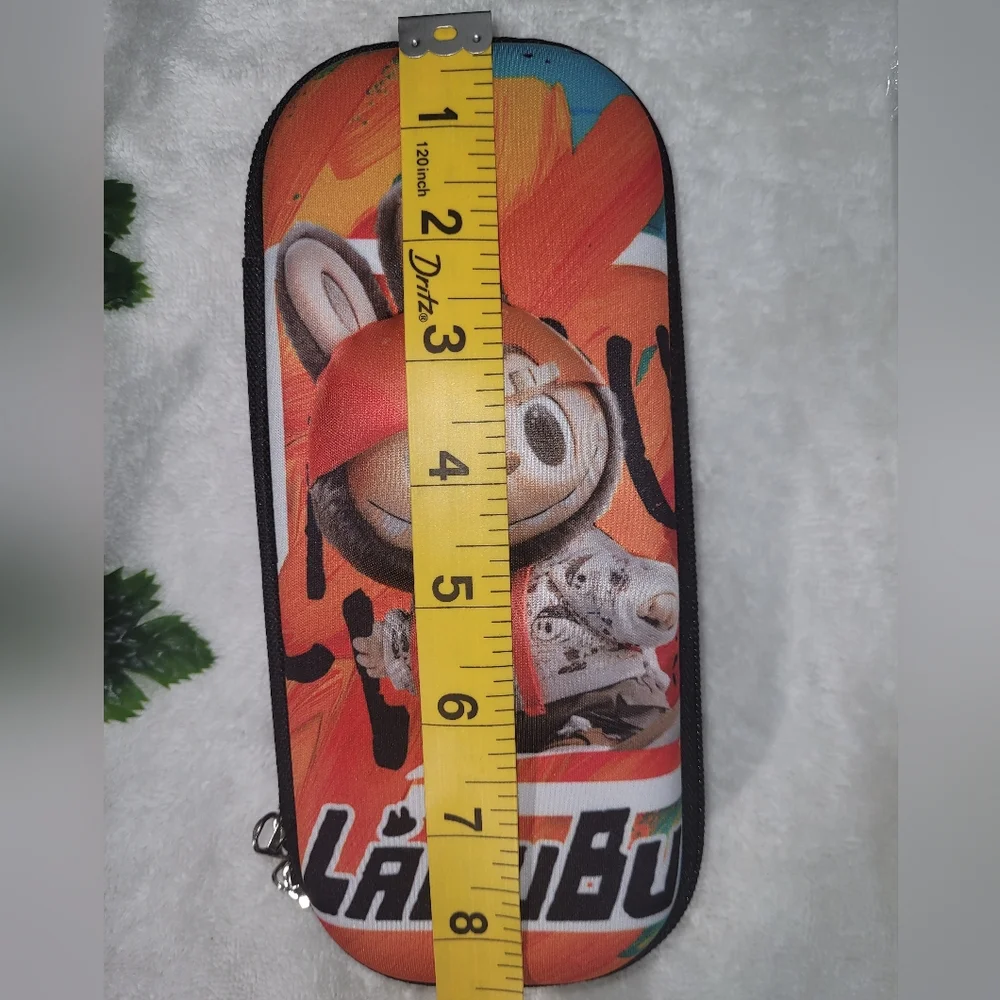 Pencil case or pencil case, with the design of the character Labubu. 3D